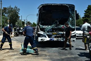 Σύγκρουση λεωφορείων στη Βούλα